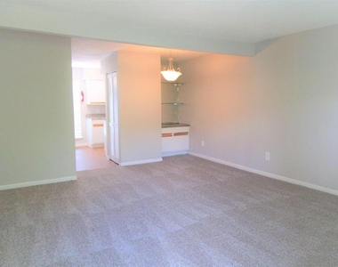 6041 N Winsome Ln - Photo Thumbnail 5
