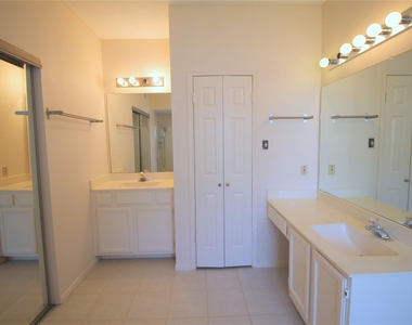 16326 Brush Meadows Court - Photo Thumbnail 15