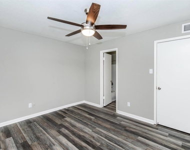 18001 Cypress Trace Road - Photo Thumbnail 10