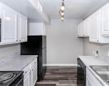 18001 Cypress Trace Road - Photo Thumbnail 5
