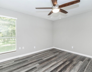18001 Cypress Trace Road - Photo Thumbnail 9