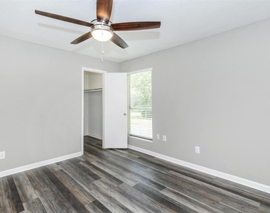 18001 Cypress Trace Road - Photo Thumbnail 8