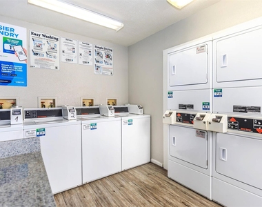 6041 N Winsome Ln - Photo Thumbnail 24