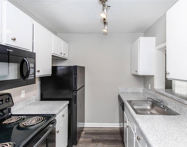 18001 Cypress Trace Road - Photo Thumbnail 5