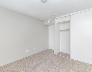 18001 Cypress Trace Road - Photo Thumbnail 14