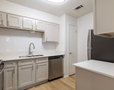 2170 Thousand Oaks Drive - Photo Thumbnail 26