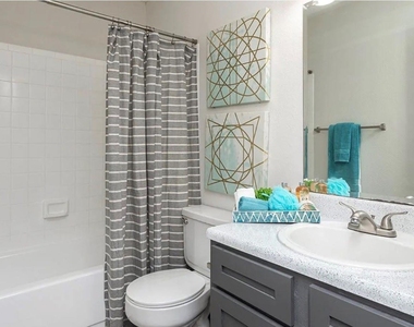 2170 Thousand Oaks Drive - Photo Thumbnail 7