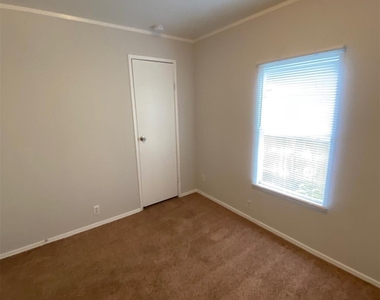 11734 Greensbrook Forest Drive - Photo Thumbnail 10
