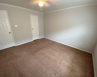 11734 Greensbrook Forest Drive - Photo Thumbnail 8