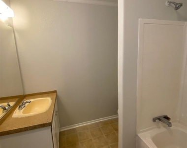 11734 Greensbrook Forest Drive - Photo Thumbnail 6
