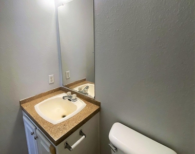 11734 Greensbrook Forest Drive - Photo Thumbnail 4