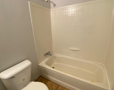 11734 Greensbrook Forest Drive - Photo Thumbnail 7