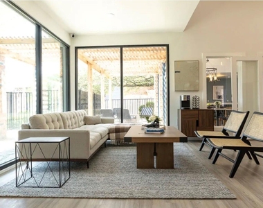2170 Thousand Oaks Drive - Photo Thumbnail 11