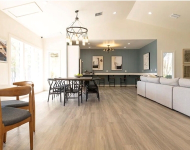 2170 Thousand Oaks Drive - Photo Thumbnail 14