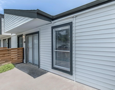 18001 Cypress Trace Road - Photo Thumbnail 16