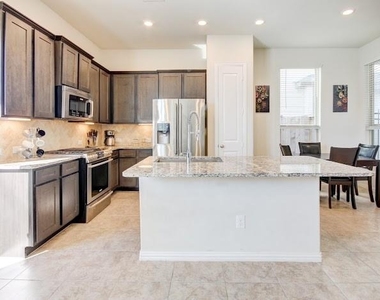 1646 Ryon Falls Drive - Photo Thumbnail 8