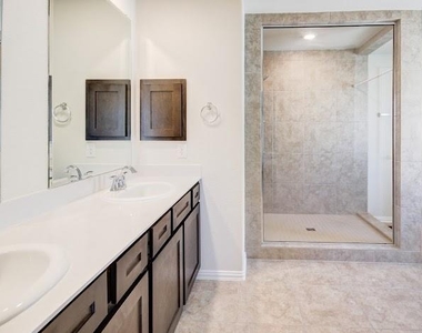 1646 Ryon Falls Drive - Photo Thumbnail 39