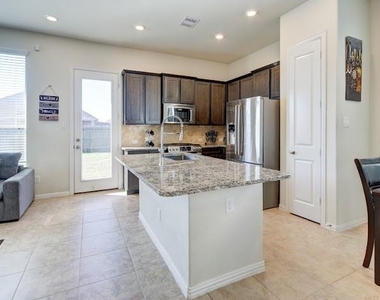 1646 Ryon Falls Drive - Photo Thumbnail 10