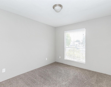 18001 Cypress Trace Road - Photo Thumbnail 12