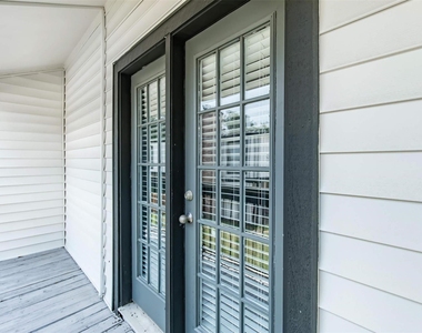 18001 Cypress Trace Road - Photo Thumbnail 16