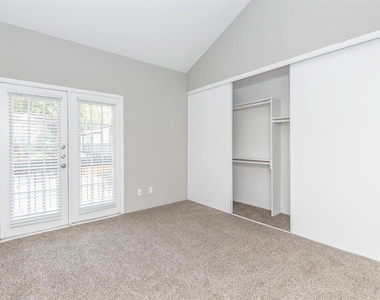 18001 Cypress Trace Road - Photo Thumbnail 9