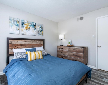 18001 Cypress Trace Road - Photo Thumbnail 12