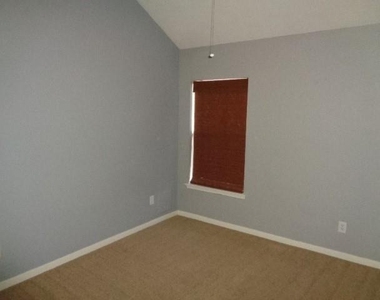 30002 Saw Oaks Drive - Photo Thumbnail 19