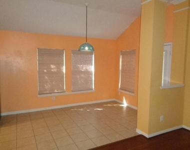 30002 Saw Oaks Drive - Photo Thumbnail 6