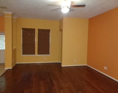 30002 Saw Oaks Drive - Photo Thumbnail 5