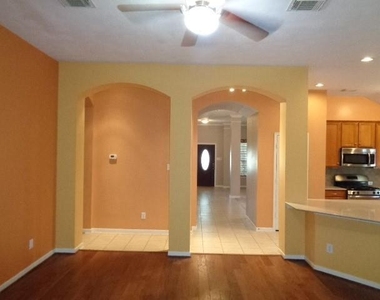30002 Saw Oaks Drive - Photo Thumbnail 7