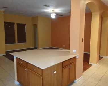 30002 Saw Oaks Drive - Photo Thumbnail 10