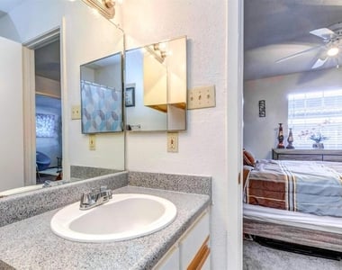 6041 N Winsome Ln - Photo Thumbnail 10