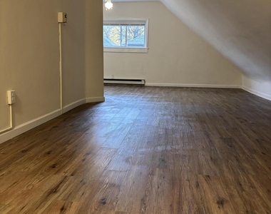 1115 Monroe Avenue - Photo Thumbnail 3
