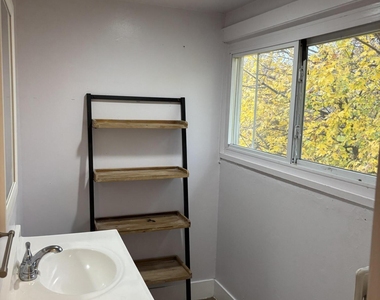 1115 Monroe Avenue - Photo Thumbnail 5