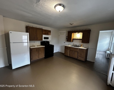 1115 Monroe Avenue - Photo Thumbnail 8