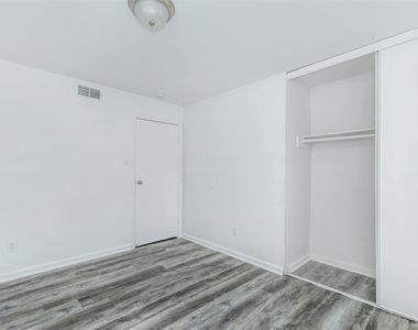 18001 Cypress Trace Road - Photo Thumbnail 15