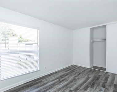 18001 Cypress Trace Road - Photo Thumbnail 11