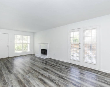 18001 Cypress Trace Road - Photo Thumbnail 3