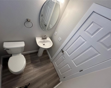 7350 Black Walnut Way - Photo Thumbnail 20