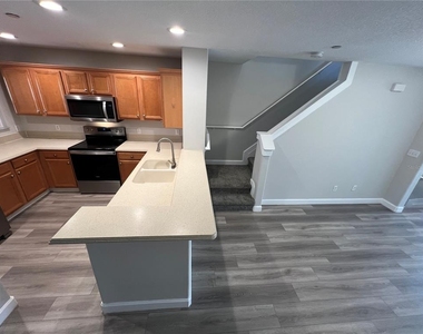 7350 Black Walnut Way - Photo Thumbnail 6