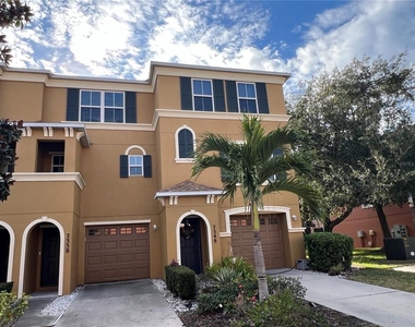 7350 Black Walnut Way - Photo Thumbnail 2