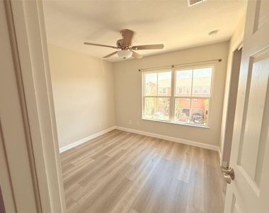 7350 Black Walnut Way - Photo Thumbnail 35