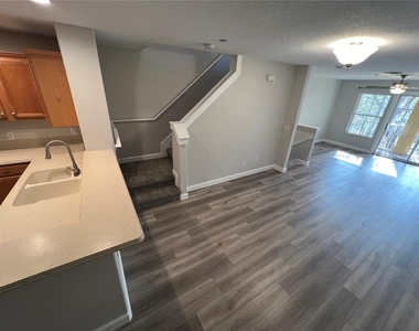 7350 Black Walnut Way - Photo Thumbnail 11