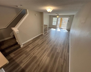 7350 Black Walnut Way - Photo Thumbnail 12