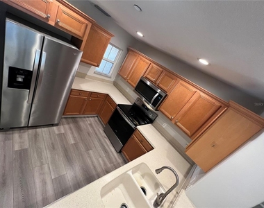 7350 Black Walnut Way - Photo Thumbnail 7
