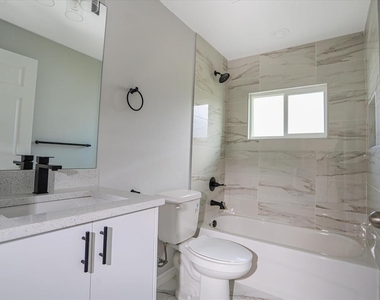 16619 Sw 31st Circle - Photo Thumbnail 16