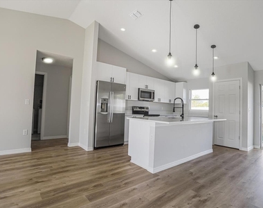 16619 Sw 31st Circle - Photo Thumbnail 5