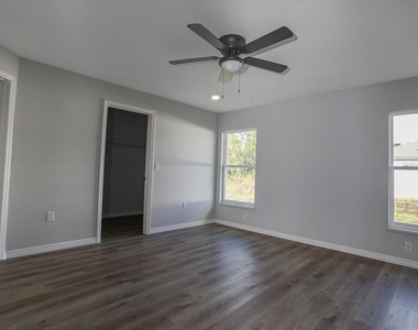 16619 Sw 31st Circle - Photo Thumbnail 10