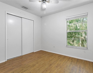305 Northlake Drive - Photo Thumbnail 10