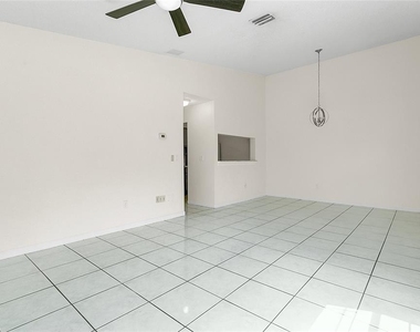 305 Northlake Drive - Photo Thumbnail 4